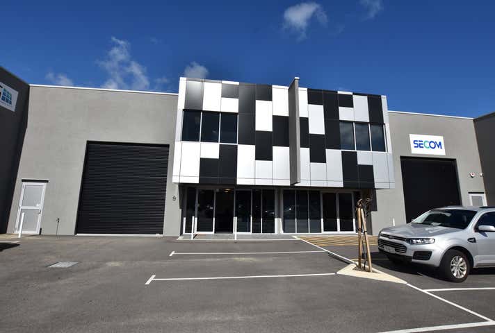 U2, 9 Glory Road Gnangara WA 6077 - Image 1