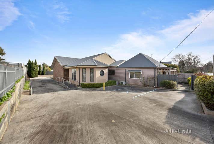 10 Vincent Street Daylesford VIC 3460 - Image 9
