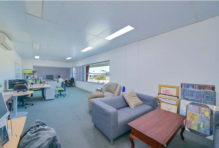 1/8 Hurley Street Canning Vale WA 6155 - Image 27