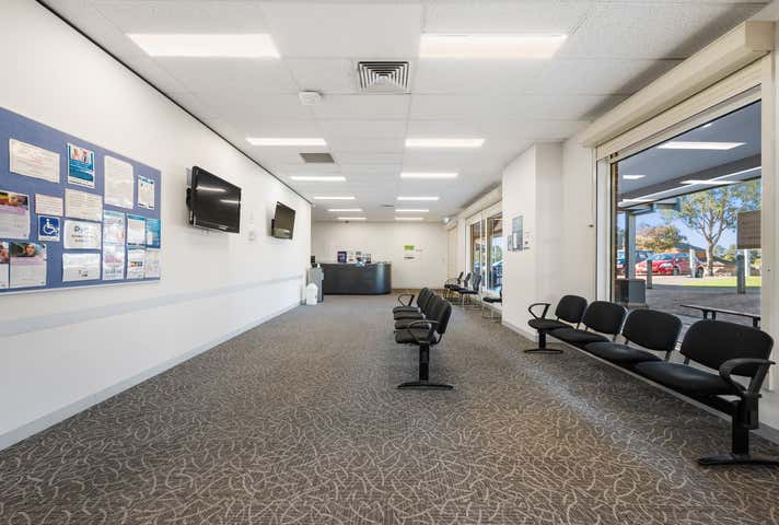 Roxburgh Park Superclinic, Homestead Plaza, 101 Ravenhill Boulevard Roxburgh Park VIC 3064 - Image 3