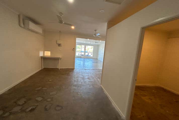 4 & 5/16 Bideford Street Torquay QLD 4655 - Image 8