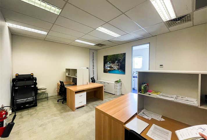 2/1 Bakewell Street Cranbourne VIC 3977 - Image 9