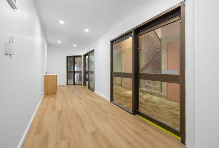 3/77 Redcliffe Parade Redcliffe QLD 4020 - Image 1