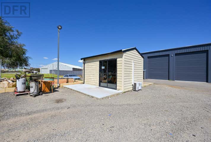 2 Dalloway Road Port Kennedy WA 6172 - Image 11