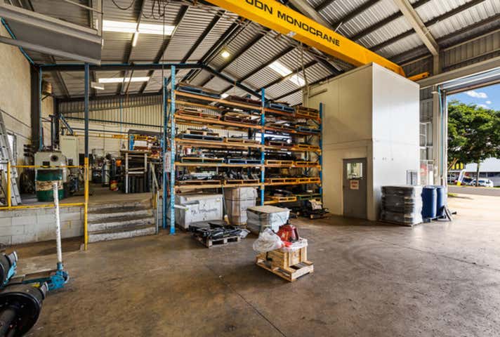 2/303 Taylor Street Wilsonton QLD 4350 - Image 3