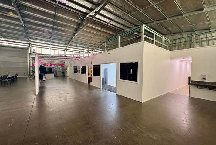 Unit 2, 9 Bowen Crescent West Gosford NSW 2250 - Image 4