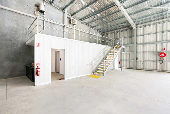 3/111 Kaitlers Road Lavington NSW 2641 - Image 2