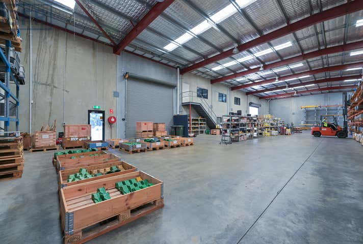 18 Bushland Ridge Bibra Lake WA 6163 - Image 21