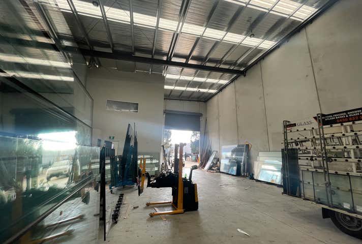 2/7 Morialta Road Cranbourne West VIC 3977 - Image 4