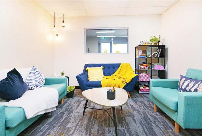 2/2 Points Way Cockburn Central WA 6164 - Image 18