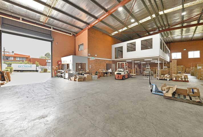 33 Garema Circuit Kingsgrove NSW 2208 - Image 3