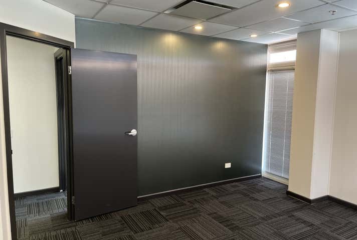 Village Lane, 20-32 Lake Street "Village Lane" Cairns City QLD 4870 - Image 11