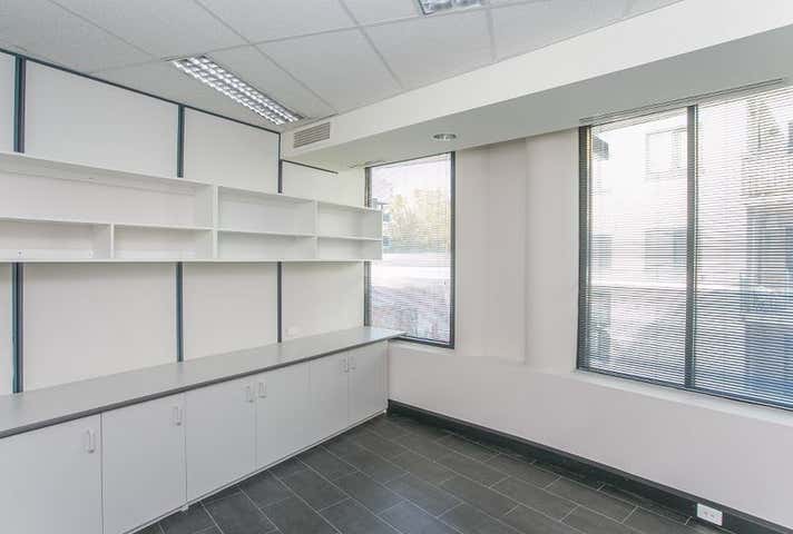 3 / 10 Eastbrook Terrace East Perth WA 6004 - Image 12