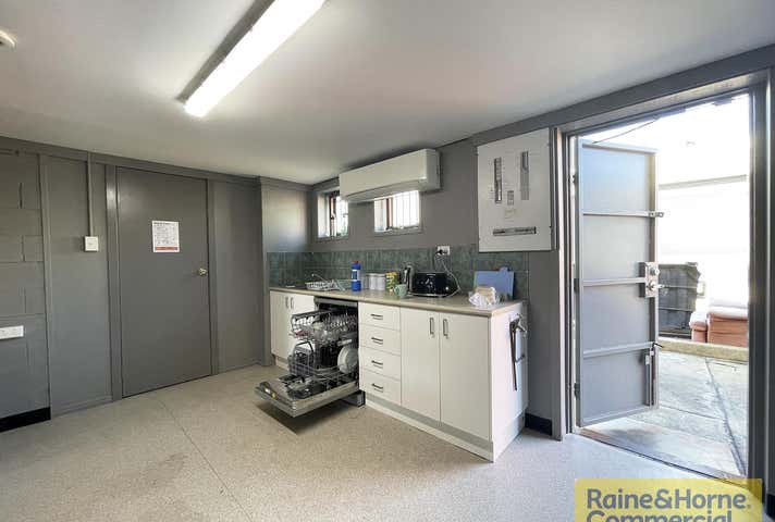 2/12 Johnstone Road Brendale QLD 4500 - Image 6