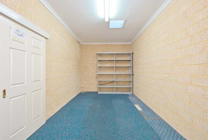 36 Cocos Drive Bibra Lake WA 6163 - Image 16