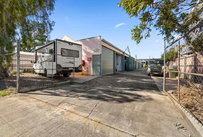 2/127 Bulimba Street Bulimba QLD 4171 - Image 8