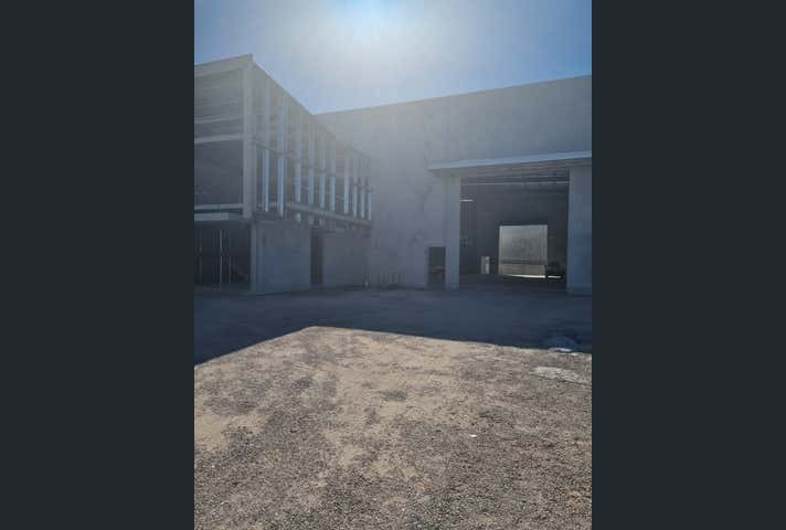 Unit 2, 53 Barley Place Canning Vale WA 6155 - Image 9