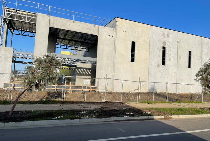 25 Whitfield Boulevard Cranbourne West VIC 3977 - Image 4