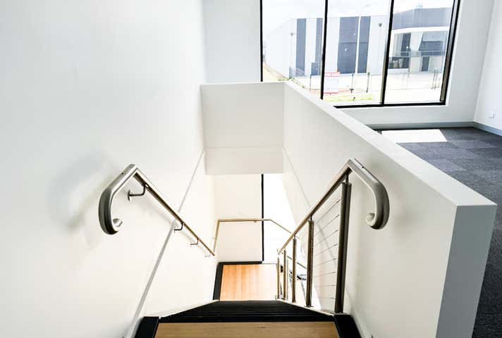 1 & 2/21 Camino Crescent Cranbourne West VIC 3977 - Image 8