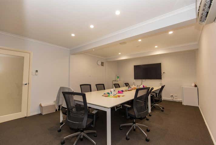 37 Goondoon Street Gladstone Central QLD 4680 - Image 8