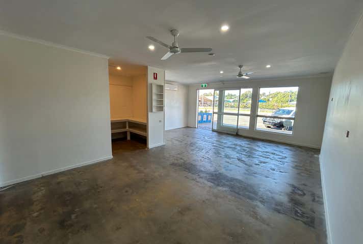 4 & 5/16 Bideford Street Torquay QLD 4655 - Image 11