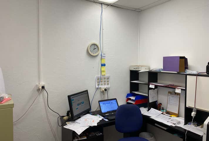 2/4 Leach Crescent Rockingham WA 6168 - Image 4