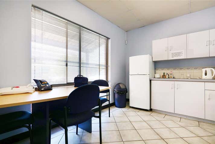 21 Sorbonne Crescent Canning Vale WA 6155 - Image 9