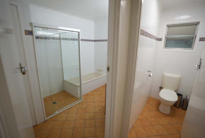 18 Nerang-Broadbeach Road Nerang QLD 4211 - Image 15