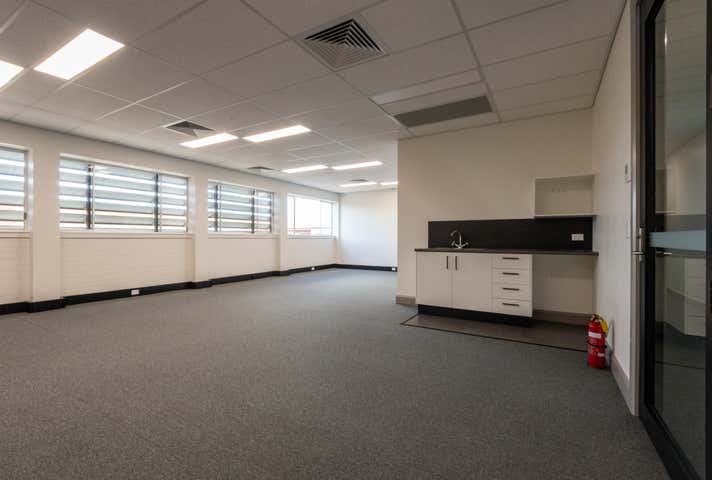 Rent solar panels at 3/6 Barolin Street Bundaberg Central, QLD 4670