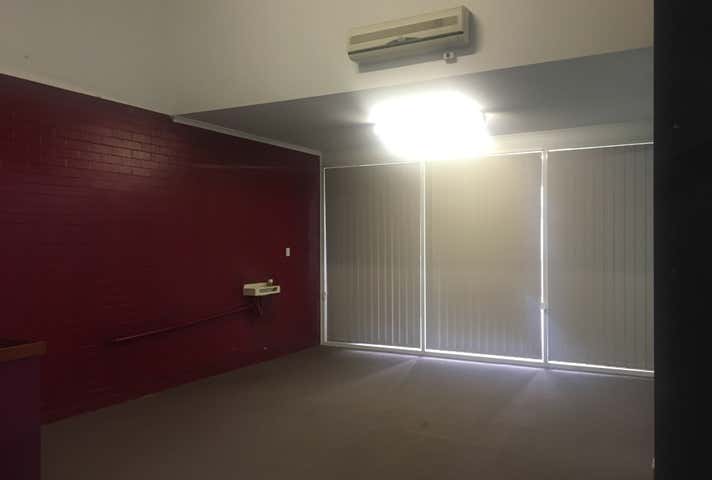 Rent solar panels at 4/133 Bourbong Bundaberg Central, QLD 4670