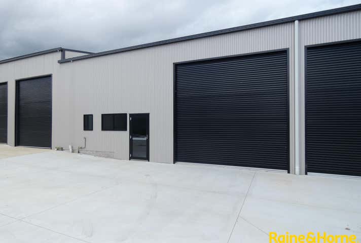 Rent solar panels at Units 2,3 or 4, 42 Production Drive Wauchope, NSW 2446