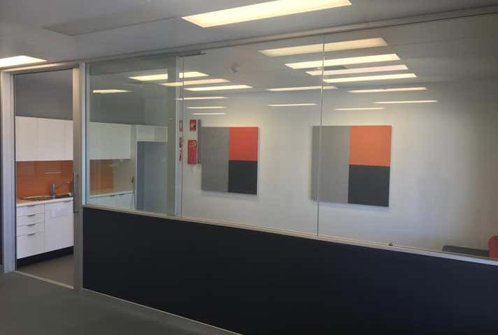Rent solar panels at 296-298 Summer Street Orange, NSW 2800