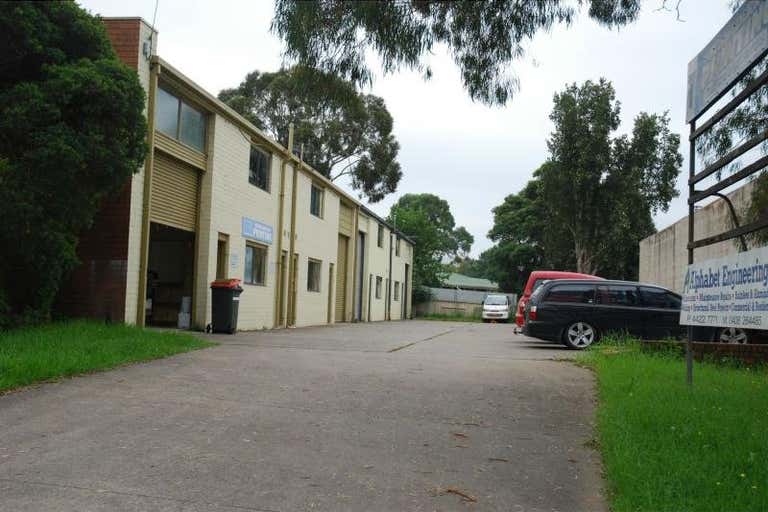 Unit 3/19 Concorde Way Bomaderry NSW 2541 - Image 2