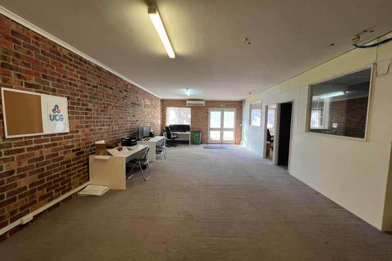 Unit 4, 33 Lorn Road Queanbeyan NSW 2620 - Image 3