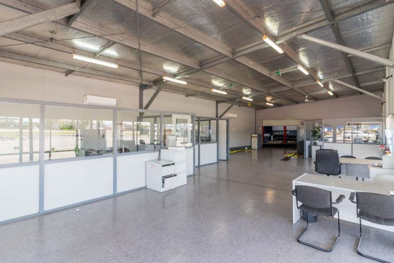 323 New England Highway Rutherford NSW 2320 - Image 2
