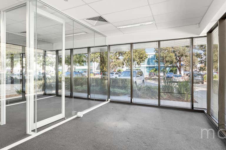 Suite 4, 574 Plummer Street Port Melbourne VIC 3207 - Image 2