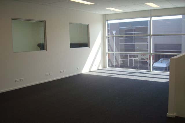 10/345 Plummer Street Port Melbourne VIC 3207 - Image 3