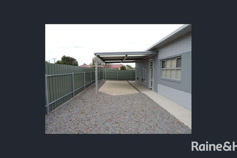 9 Gail Crescent Murray Bridge SA 5253 - Image 3