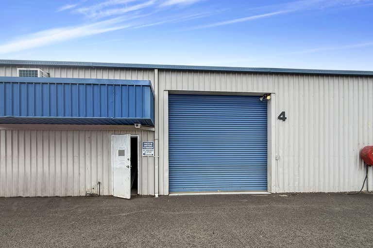 4/20 Doyle Avenue Unanderra NSW 2526 - Image 1