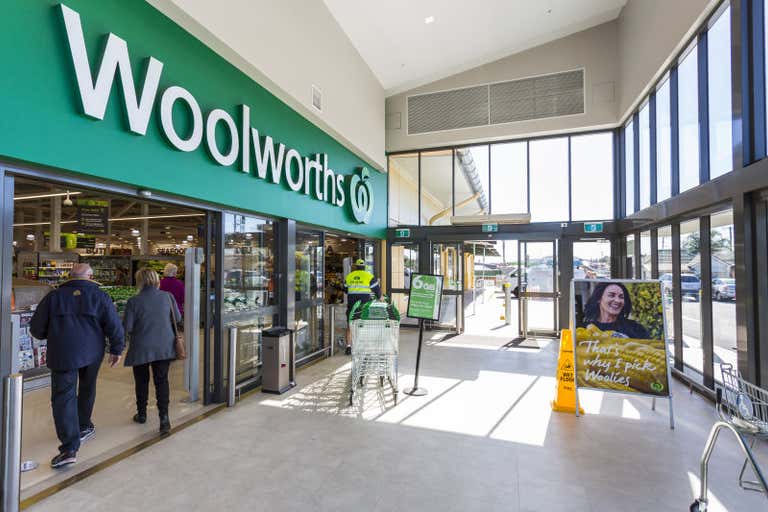 Woolworths and Dan Murphy's, Eastpoint Tamworth, 502 - 510 Peel Street Tamworth NSW 2340 - Image 4