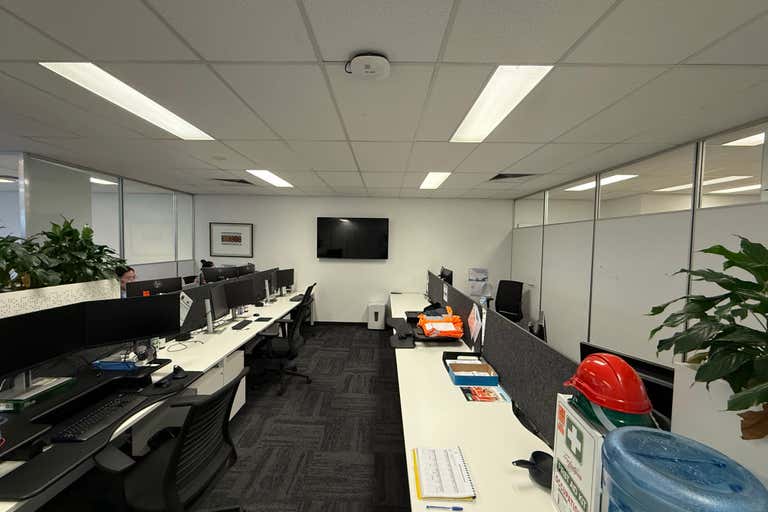 J95 - 21 Hall St Port Melbourne VIC 3207 - Image 3