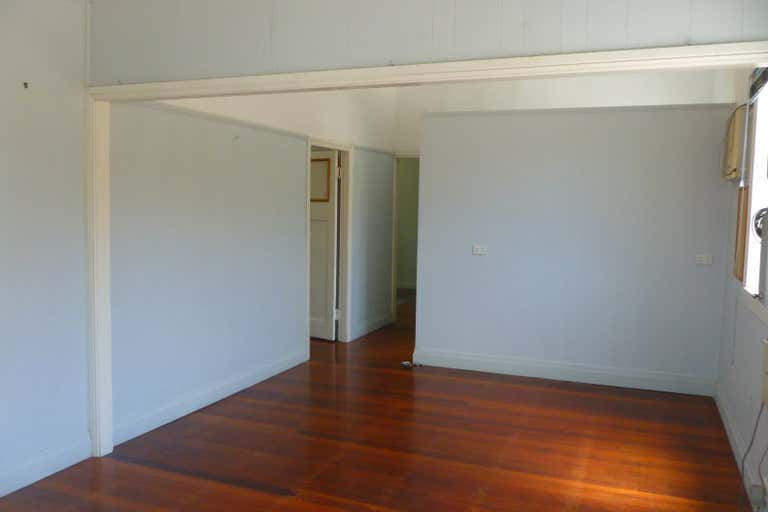 First floor, 16 Scott Street Parramatta Park QLD 4870 - Image 3