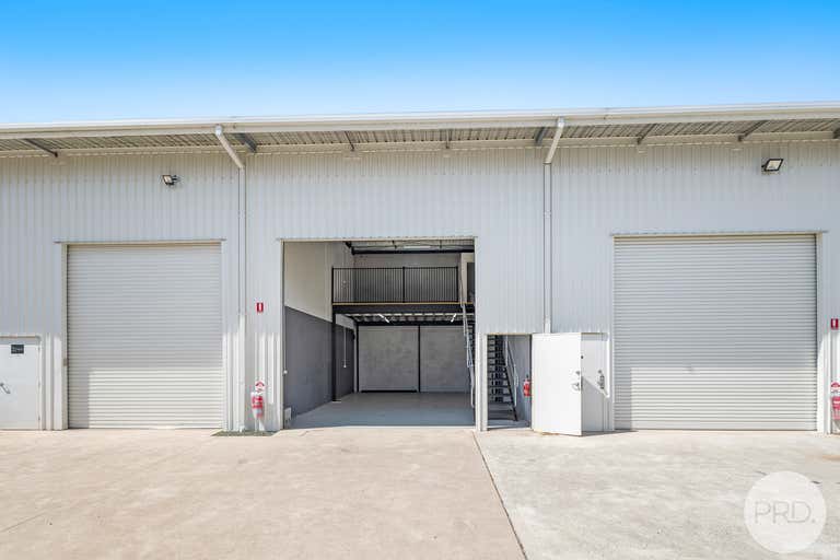 7/8A Innovation Close Taylors Beach NSW 2316 - Image 2