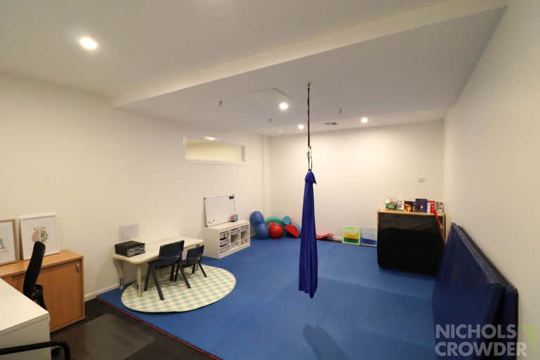 6/22 Watt Road Mornington VIC 3931 - Image 3