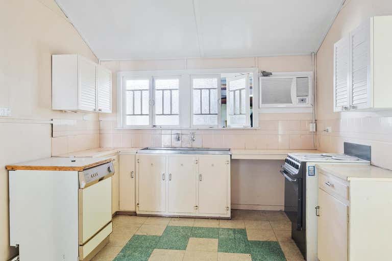 227 Berserker Street Berserker QLD 4701 - Image 3