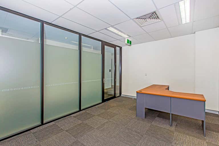 Suite 30 75-77 Wharf Street (Wharf Central) Tweed Heads NSW 2485 - Image 4