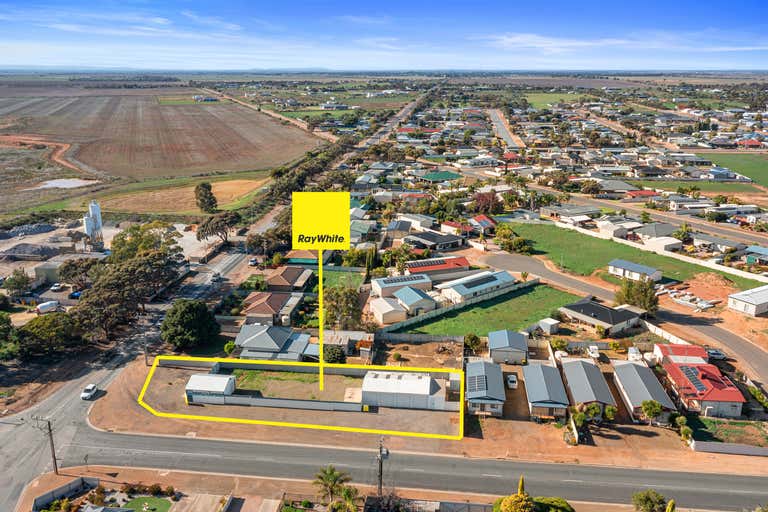 2-4 East Terrace Wallaroo SA 5556 - Image 3