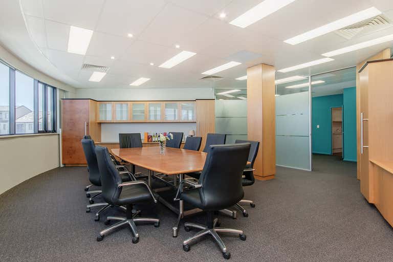 6/4 Port Quays Wannanup WA 6210 - Image 2