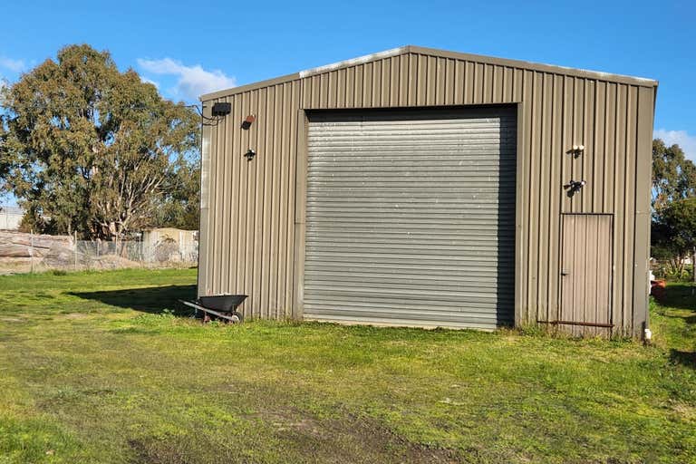 4 Fawkes Road Rosedale VIC 3847 - Image 2