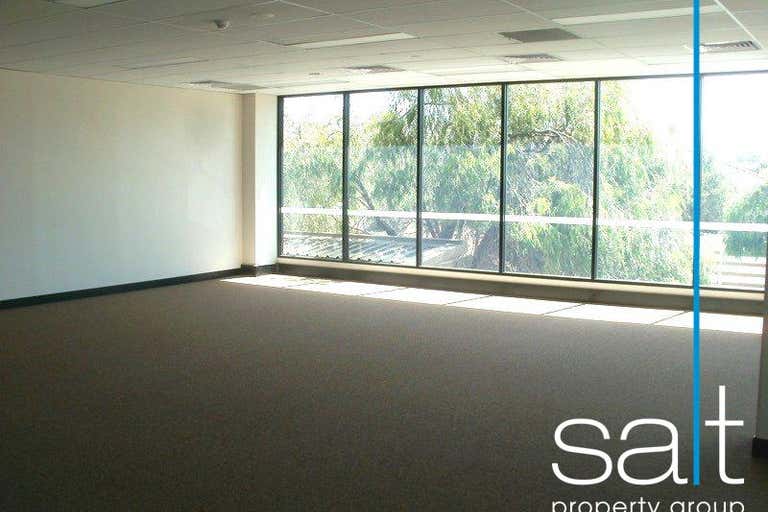 Suite 4, 18 Welwyn Avenue Manning WA 6152 - Image 2